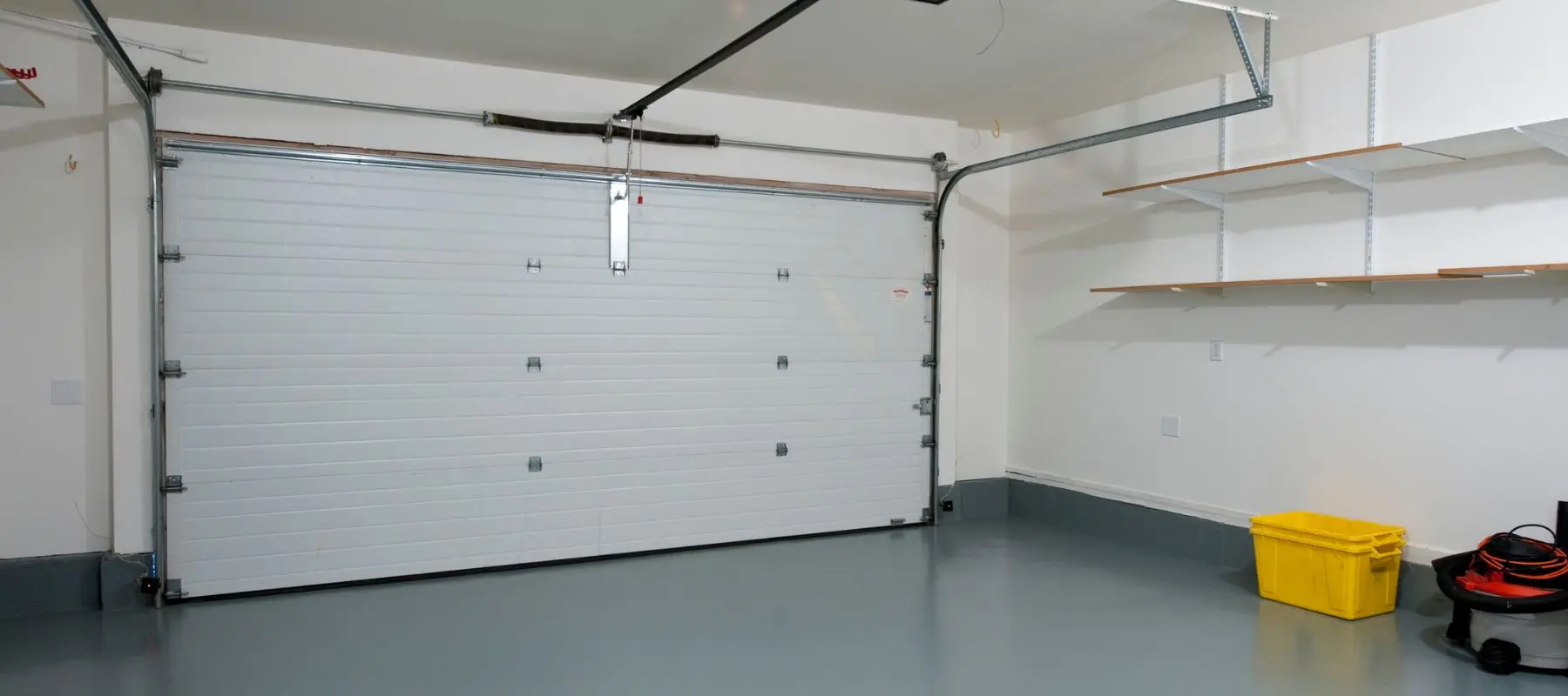 san antonio garage door in need of insulation